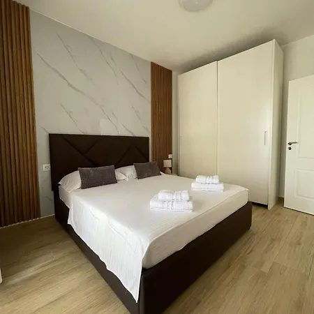 Waterfront Apartment *